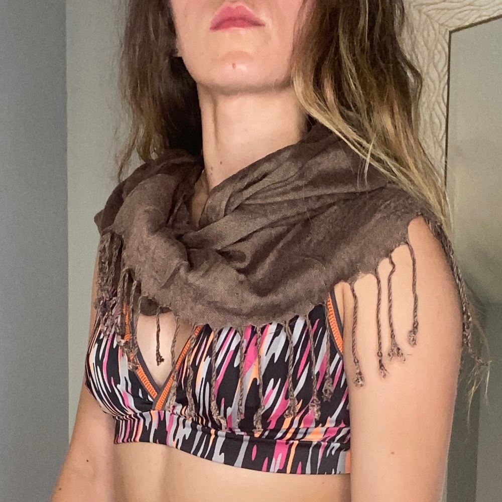 Brown scarf - Picture 3 of 5